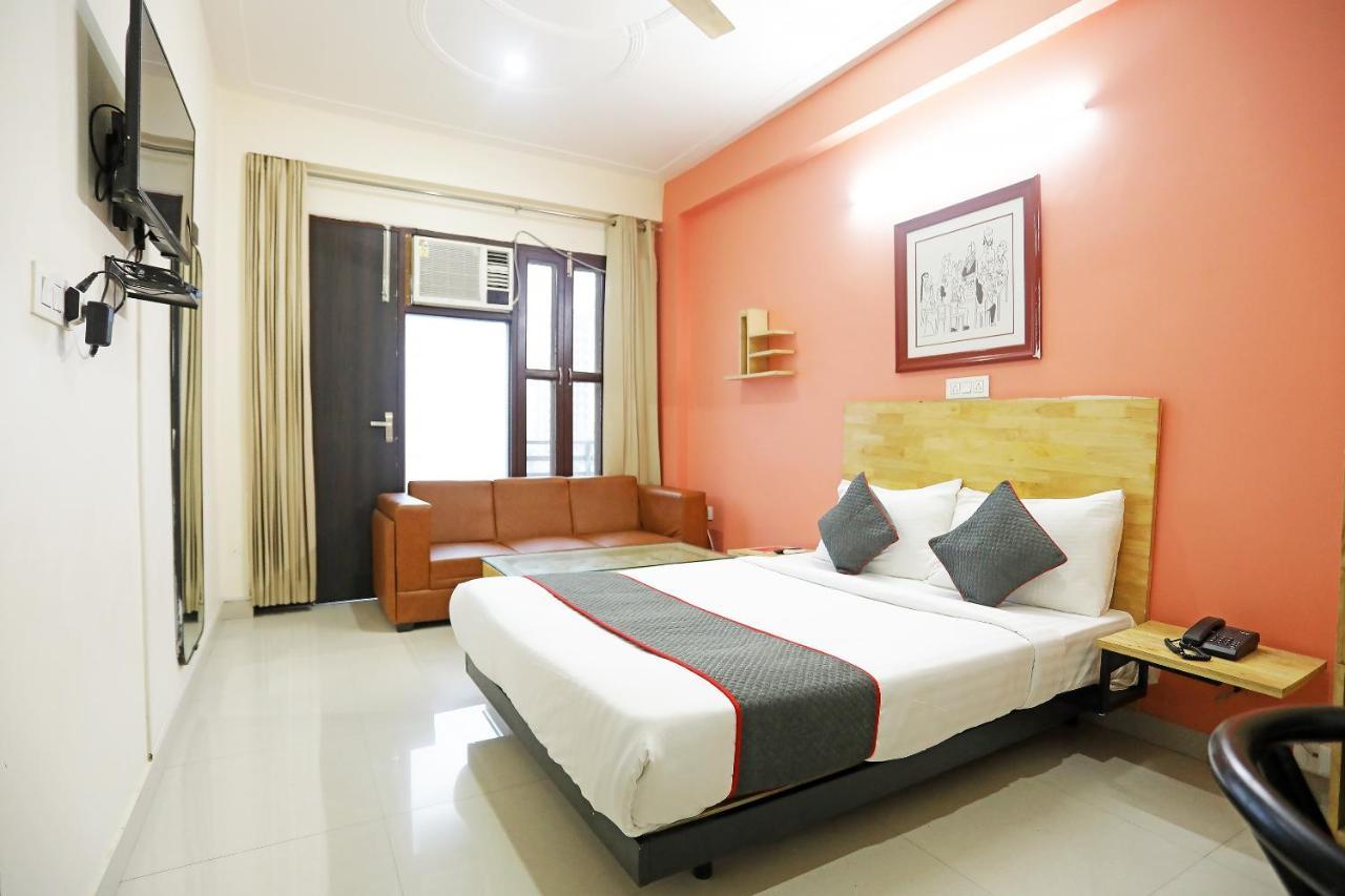 Super Townhouse Cloud Bay, Near Genpact, Sector-69, Gurgaon Hotel Kültér fotó