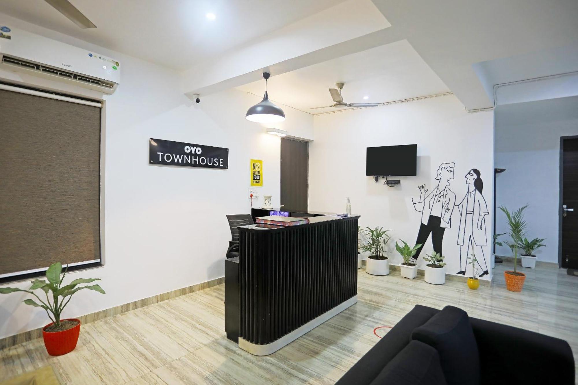 Super Townhouse Cloud Bay, Near Genpact, Sector-69, Gurgaon Hotel Kültér fotó