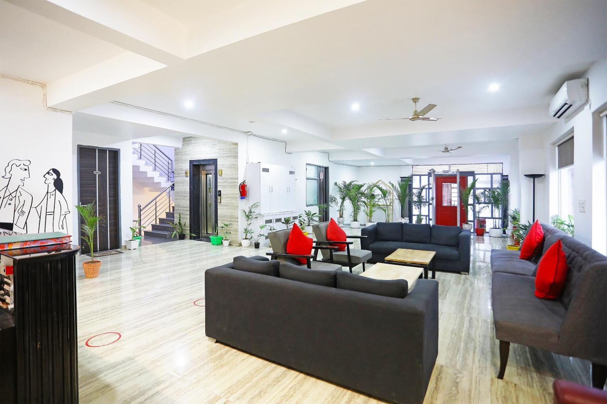 Super Townhouse Cloud Bay, Near Genpact, Sector-69, Gurgaon Hotel Kültér fotó