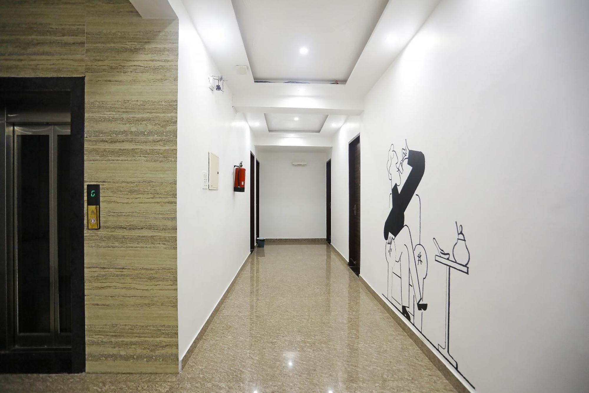 Super Townhouse Cloud Bay, Near Genpact, Sector-69, Gurgaon Hotel Kültér fotó