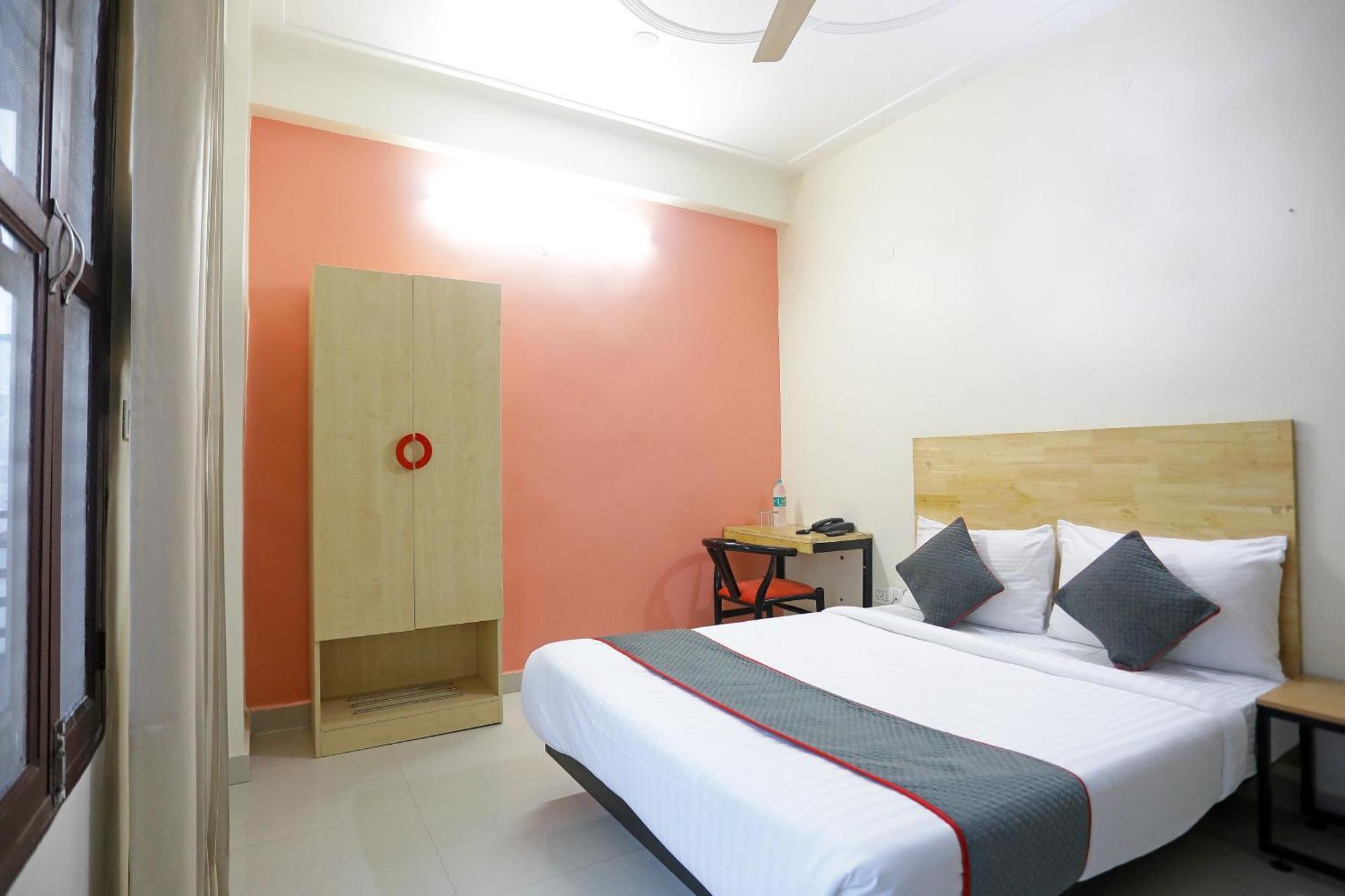 Super Townhouse Cloud Bay, Near Genpact, Sector-69, Gurgaon Hotel Kültér fotó