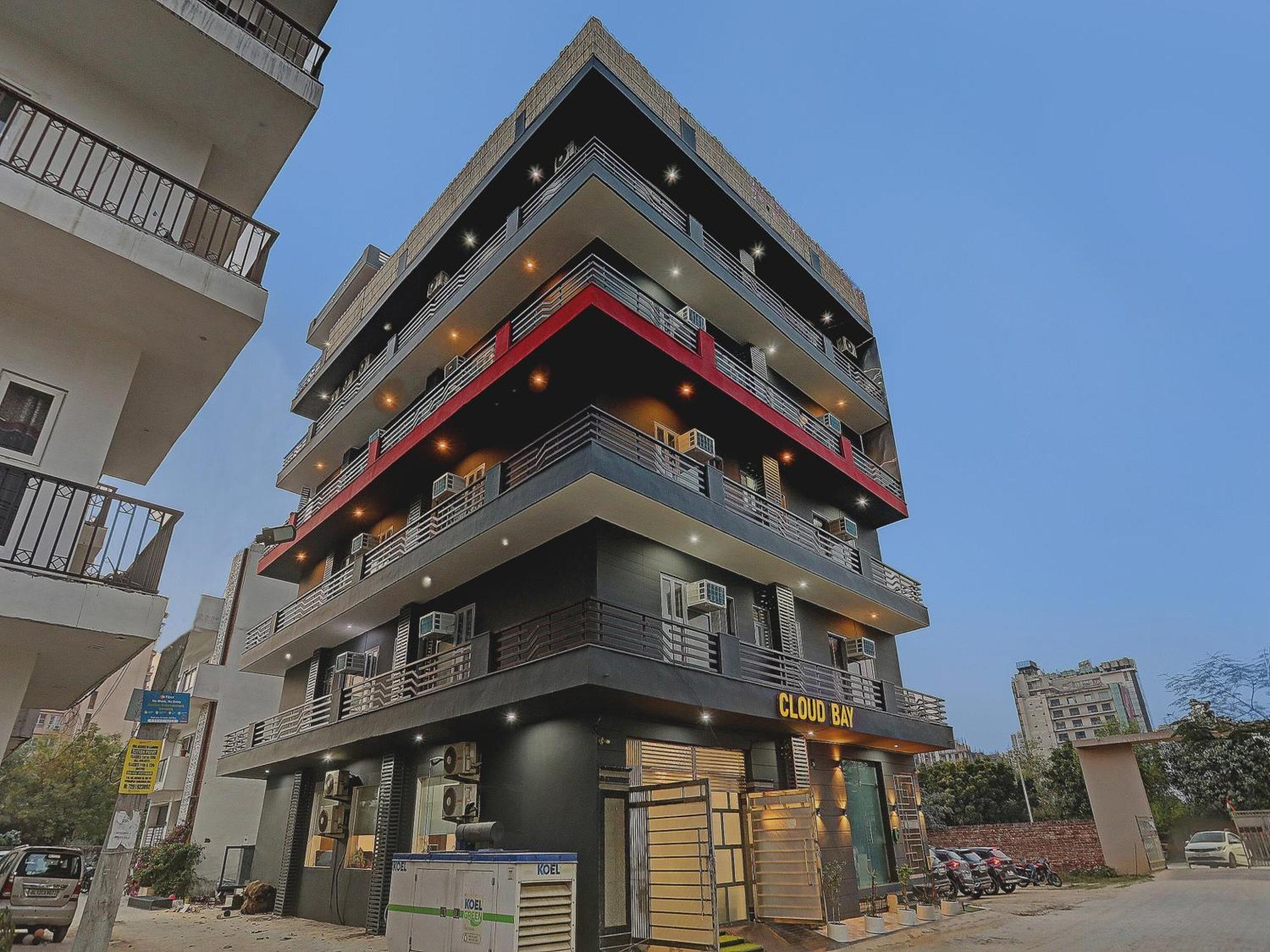 Super Townhouse Cloud Bay, Near Genpact, Sector-69, Gurgaon Hotel Kültér fotó